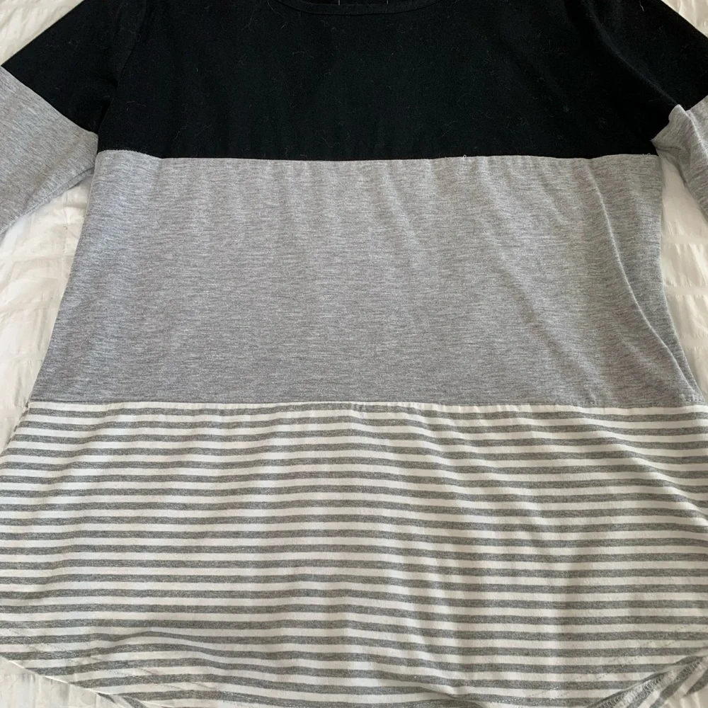 Hount Colorblock Tee - Picture 8 of 15